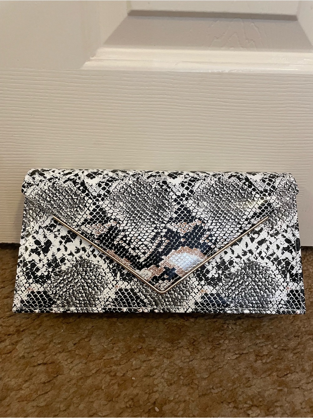 Bijoux Terner Black & White Snake Print Envelope Clutch